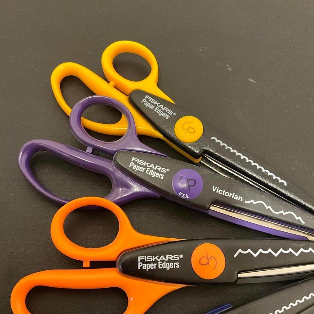 VTG Fiskars Paper Shapers Edgers Scissor Decorative Paper Lot of 4 Multicolored - Picture 3 of 9